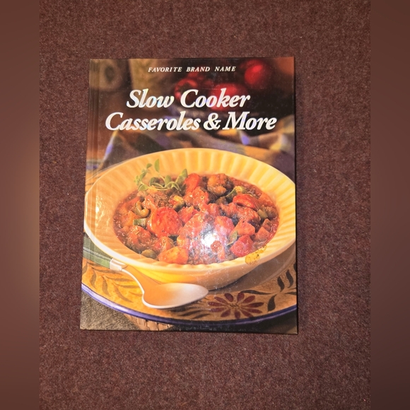 Slower Cooker Casseroles And More Hardbound Gold Leafing Bind Like New - Picture 1 of 7